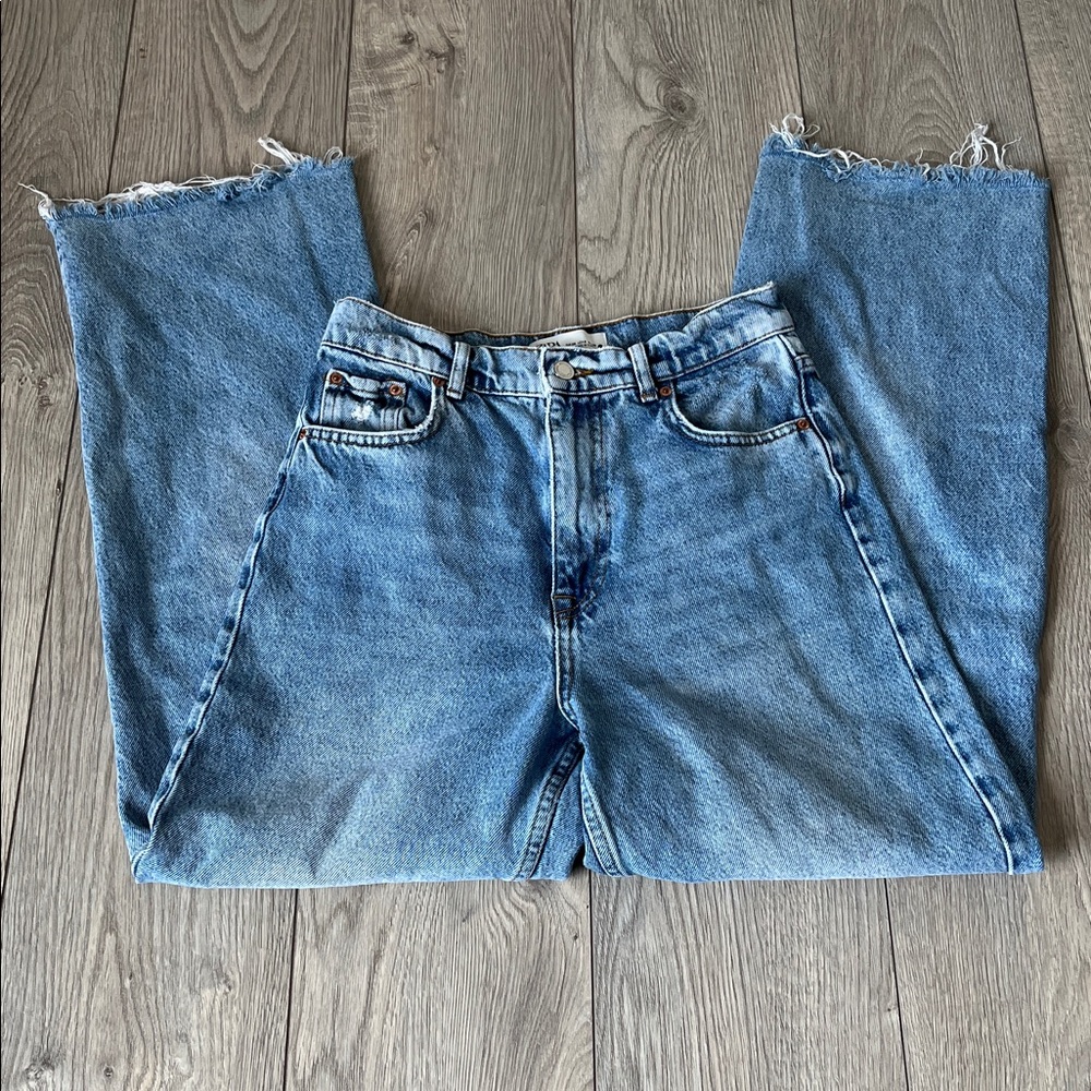 ZARA High-Rise Wide-Leg Jeans Vintage Wash Distressed Raw Hem Size 6 - Picture 2 of 11